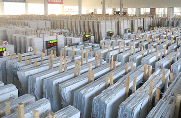 嘉巖石材新增建明市場大板儲備倉庫，公司大板現貨量達80,000㎡。